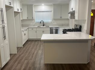 622 E Lee Pl, Azusa, CA 91702