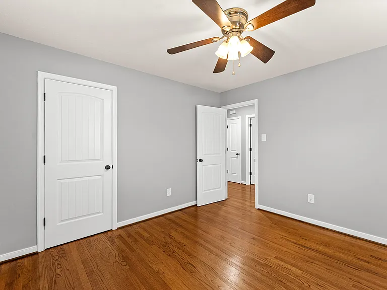 104 N Oak Ave — Photo 11