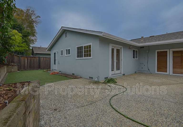 521 Rowland Blvd — Photo 17