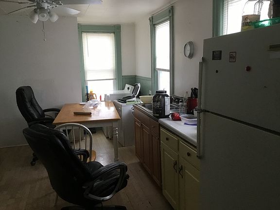 4th image of 1029 Downer Ave Floor 1