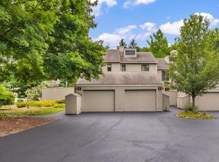 29 Millpond #29, North Andover, MA 01845