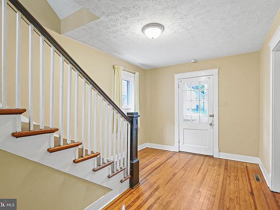 4th image of 317 S Kent St