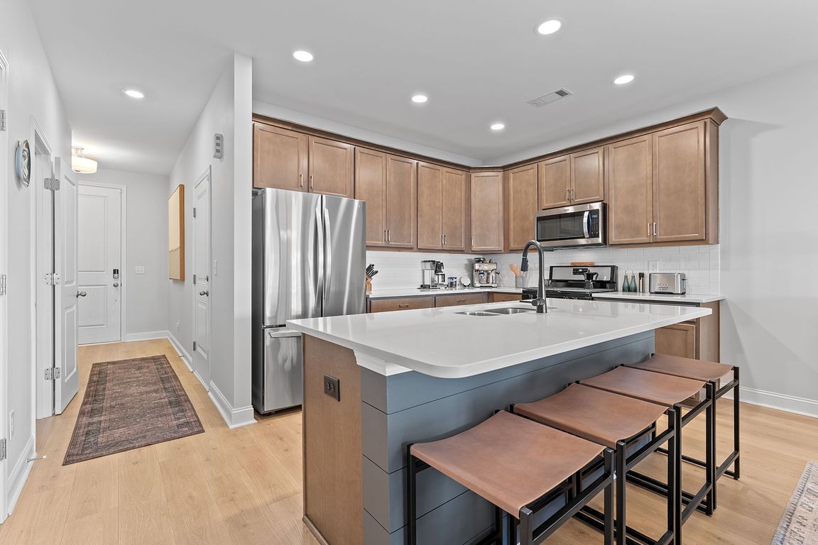 next background image