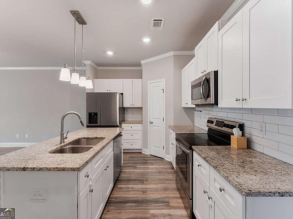 5th image of 4401 Fulson Dr