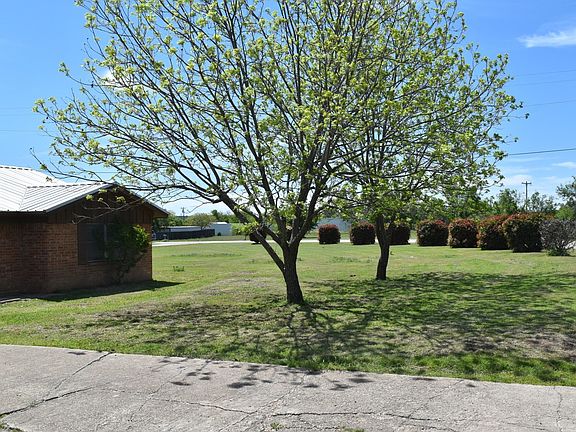 4th image of 472 Sparks West Dr
