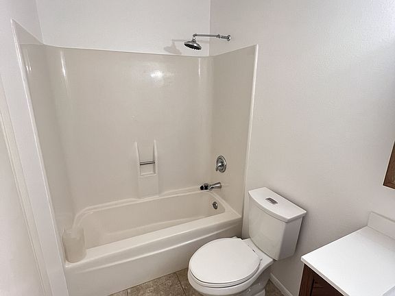 4th image of 1638 E Donner Dr