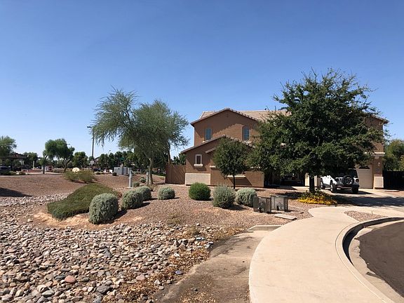 3rd image of 18473 E Carriage Way