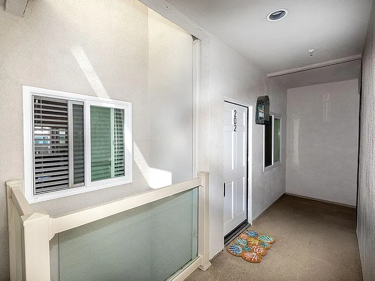 1516 Pacific Coast Hwy #202 — Photo 14
