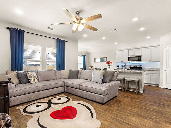 4th image of 1025 Marvin Way