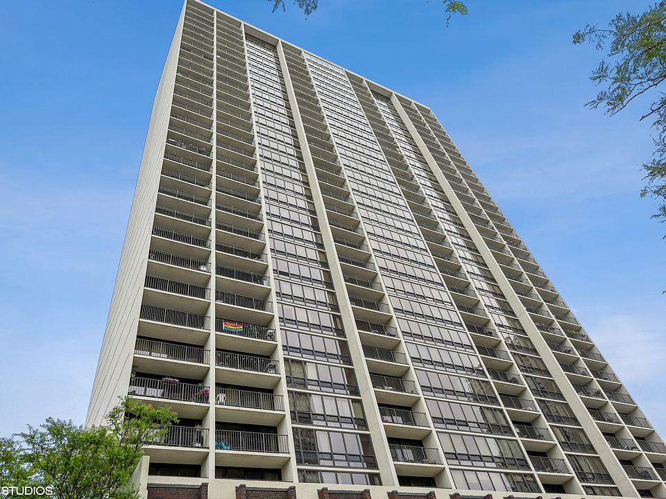 1st image of 1636 N Wells St APT 2210