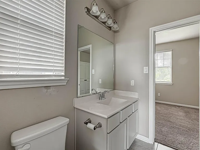 315 Biltmore Loop — Photo 24