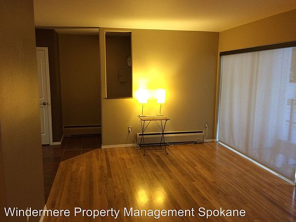 2nd image of 301 S Chestnut St APT 6