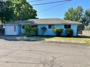 449 NE Sterling Dr, Roseburg, OR 97470