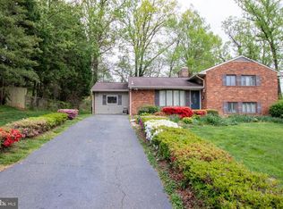 7521 Axton St, Springfield, VA 22151