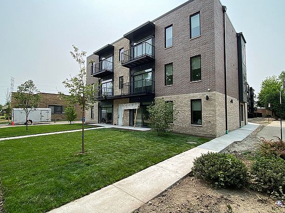 3rd image of 2030 Greenwood St