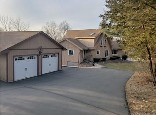 10 New England Dr, Wallingford, CT 06492