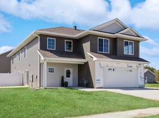 221 Oakridge Ave, Hills, IA 52235