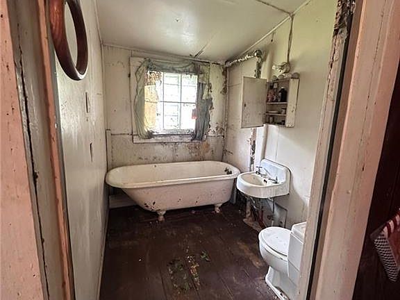 5th image of 2222 Terpsichore St