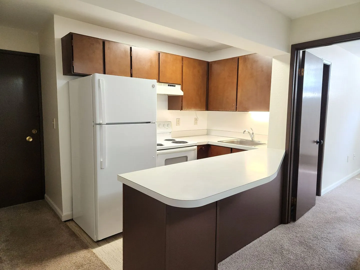 Sandspring Apartments — Photo 4