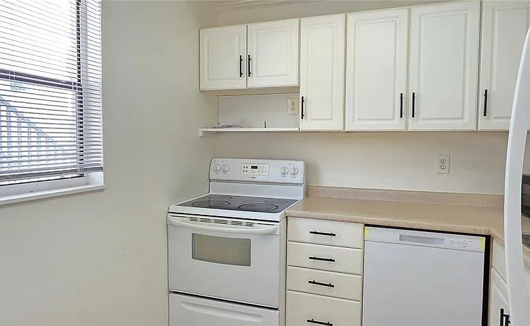 1504 Virginia Ave #105 — Photo 10