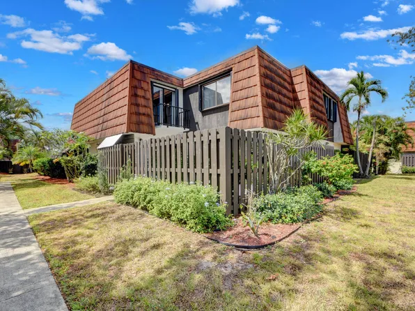 2151 White Pine Circle #B, Greenacres, FL 33415