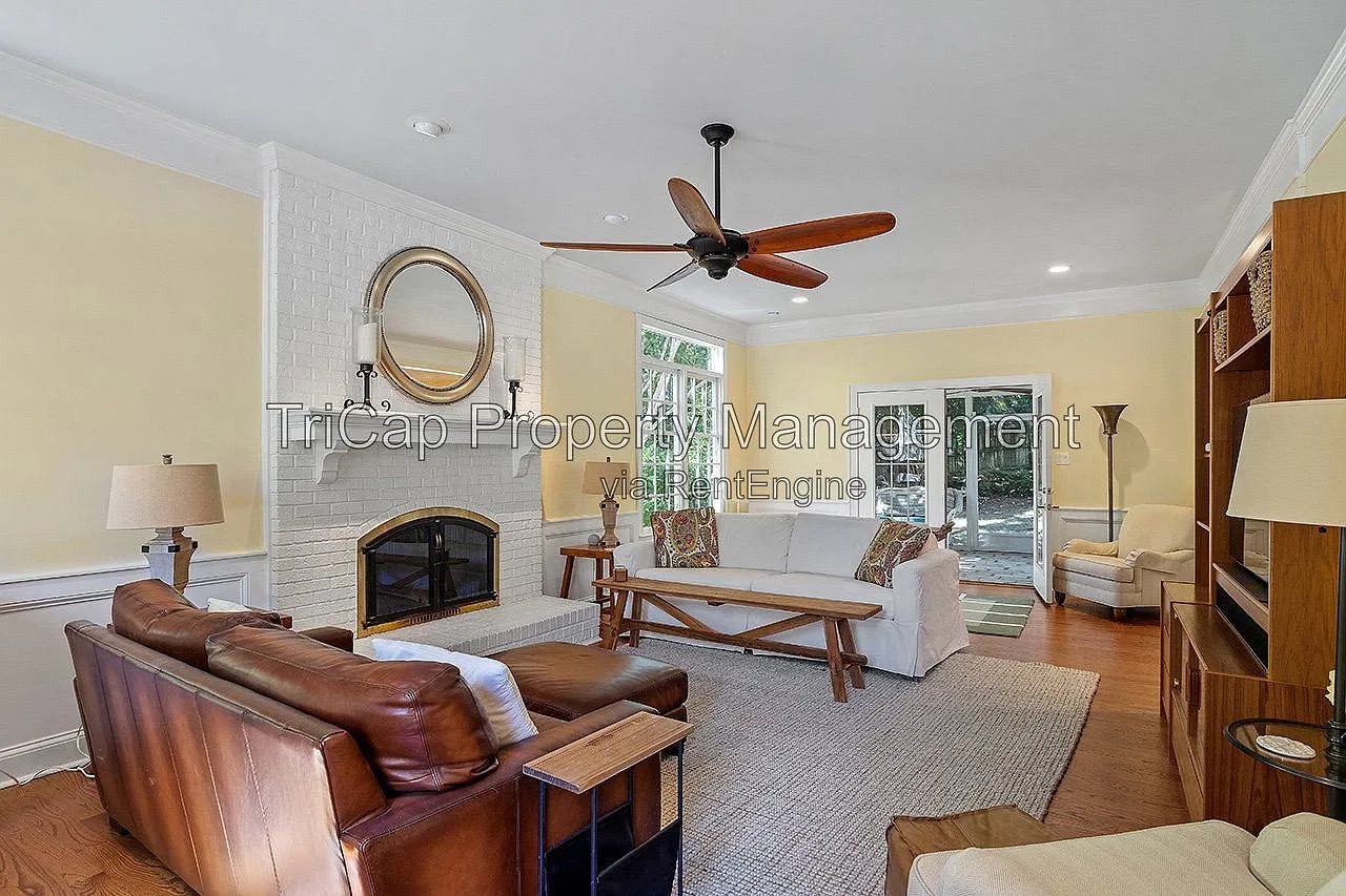 4 bed, 3.5 bath, 3412 sqft, $3,900 — Photo 3