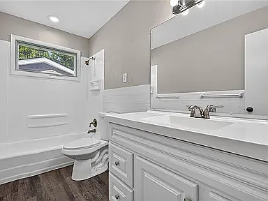 3 bed, 1408 sqft, $2,100 — Photo 3