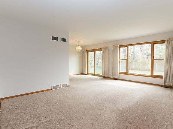 4th image of 761 W Cordial Dr