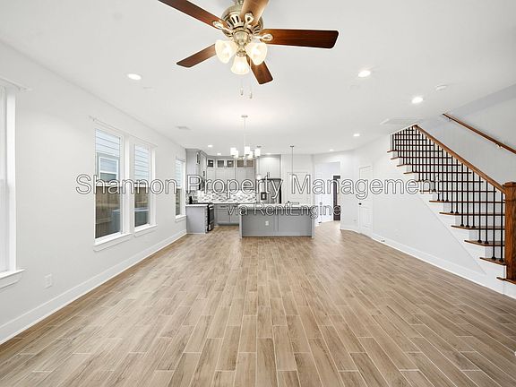 4th image of 2125 Paul Quinn St