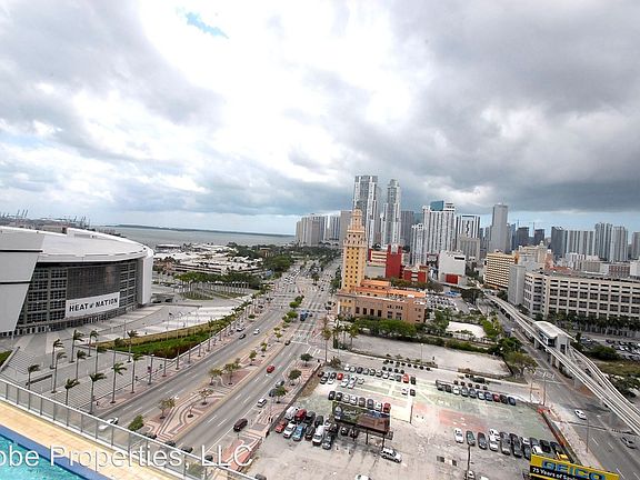 4th image of 888 Biscayne Blvd APT 1704
