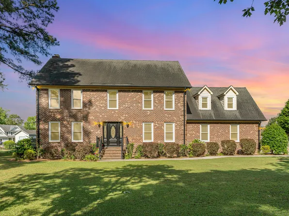 107 Ashley Ln, Dunn, NC 28334