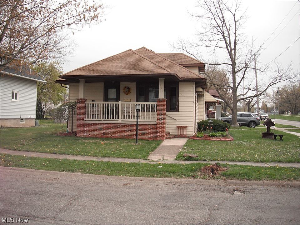 1st image of 517 W 27th St