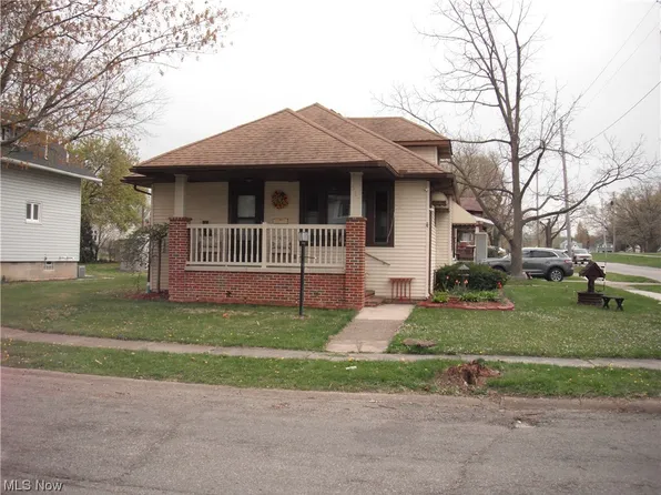 517 W 27th St, Lorain, OH 44055