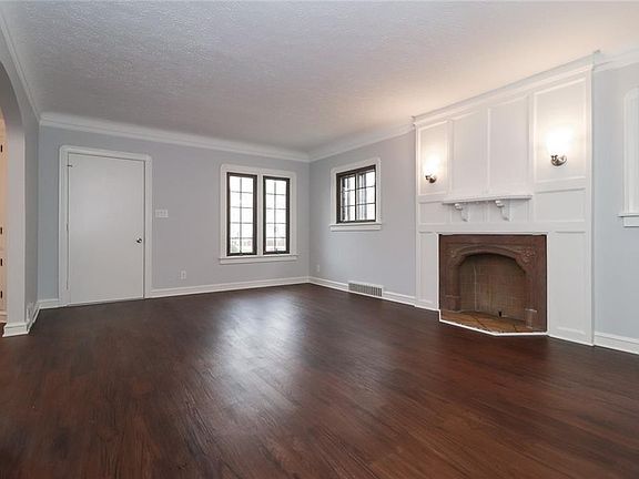 5th image of 17313 Laverne Ave