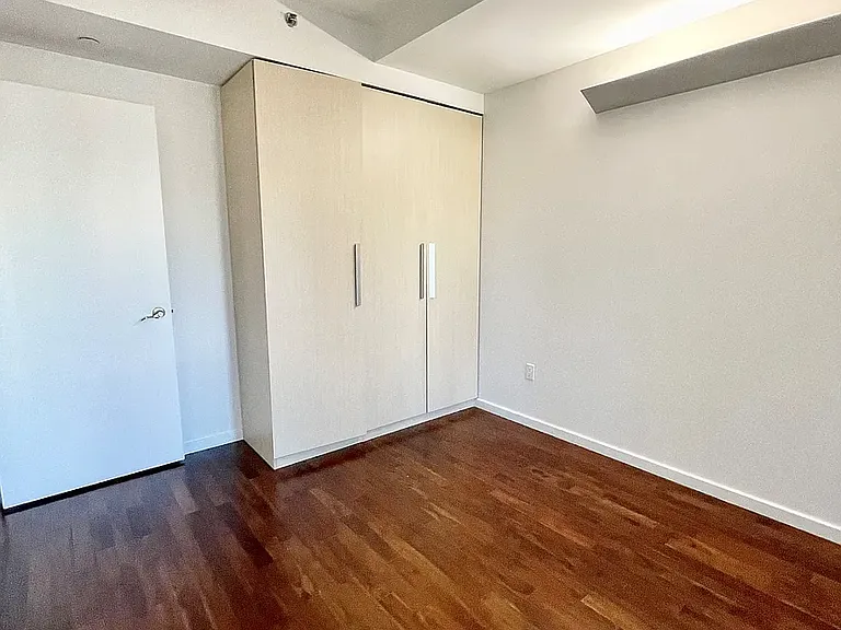 573 W 161st St #2DD — Photo 7