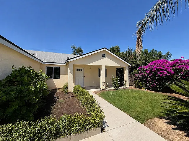 4 bed, 1700 sqft, $2,600 — Photo 3