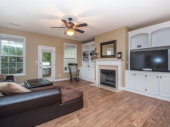 4th image of 529 Southpoint Dr