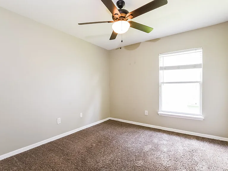 1660 Ashland Trl — Photo 12
