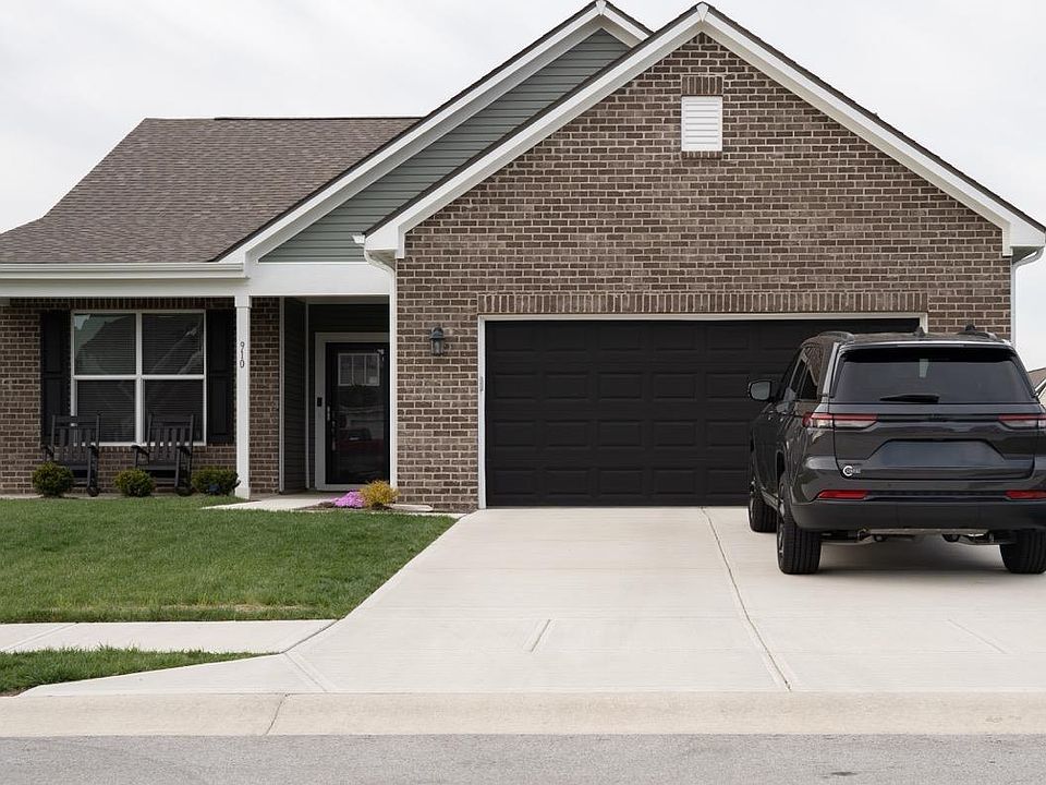 1st image of 910 Highland Springs Ln
