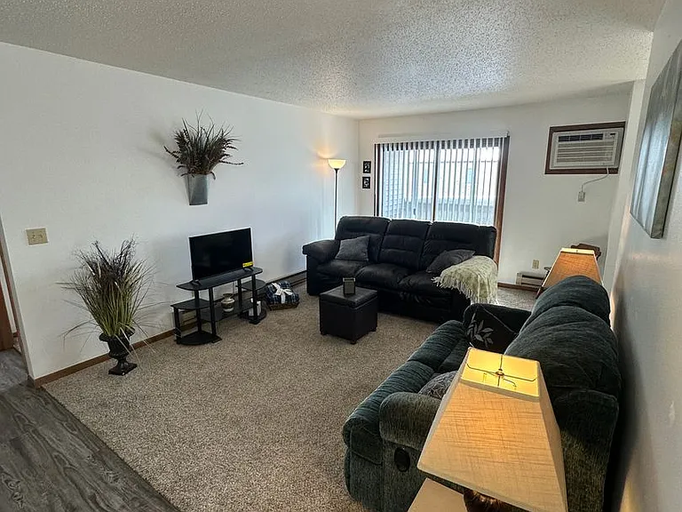 611 Eglon Ave SE — Photo 11