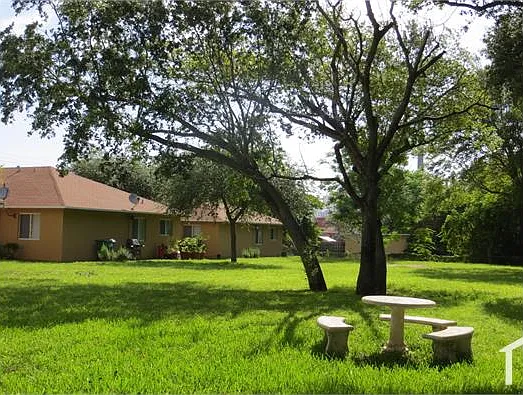 4 bed, 1200 sqft, $3,250 — Photo 1