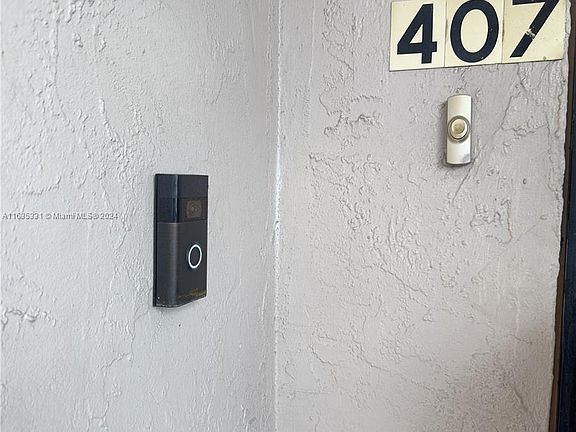 2nd image of 2821 Somerset Dr APT 407