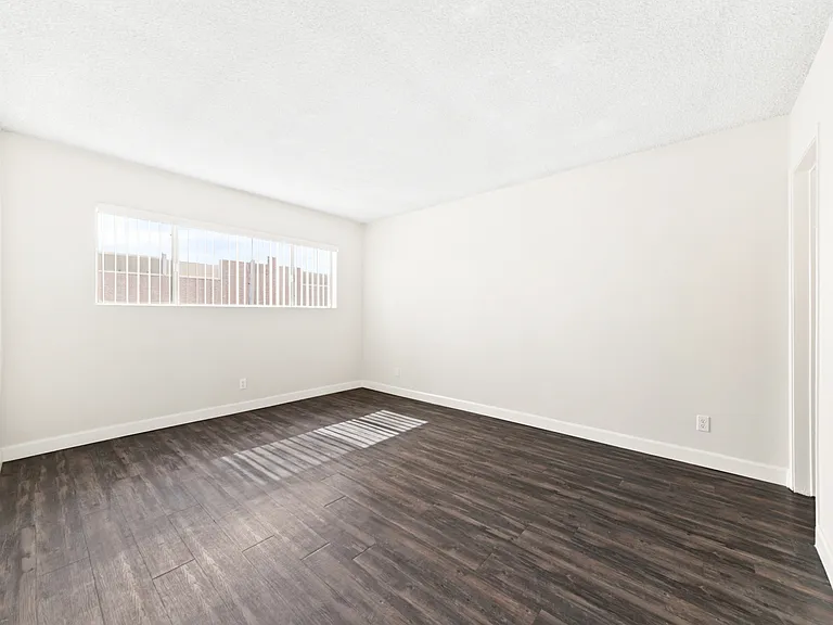 13505 Burbank Blvd #2 — Photo 19
