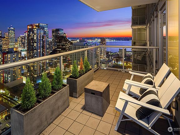2nd image of 588 Bell Street #3503S