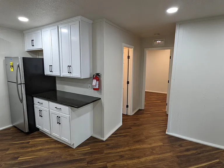 411 Lindsay Rd #3 — Photo 7