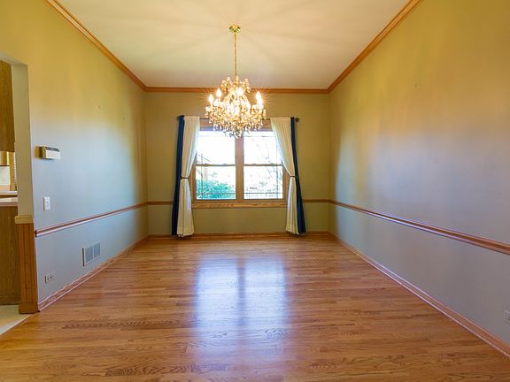 3rd image of 819 Tylerton Cir