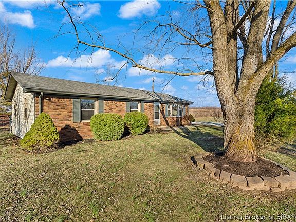 2nd image of 2880 Kings Drive NE