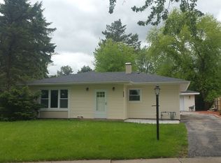 330 W Wayne Pl, Wheeling, IL 60090