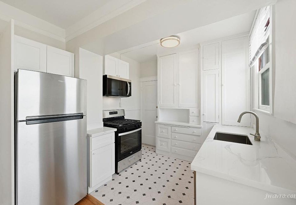 1st image of 1346 16th Ave #12