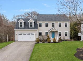 106 S Bay Dr, Narragansett, RI 02882
